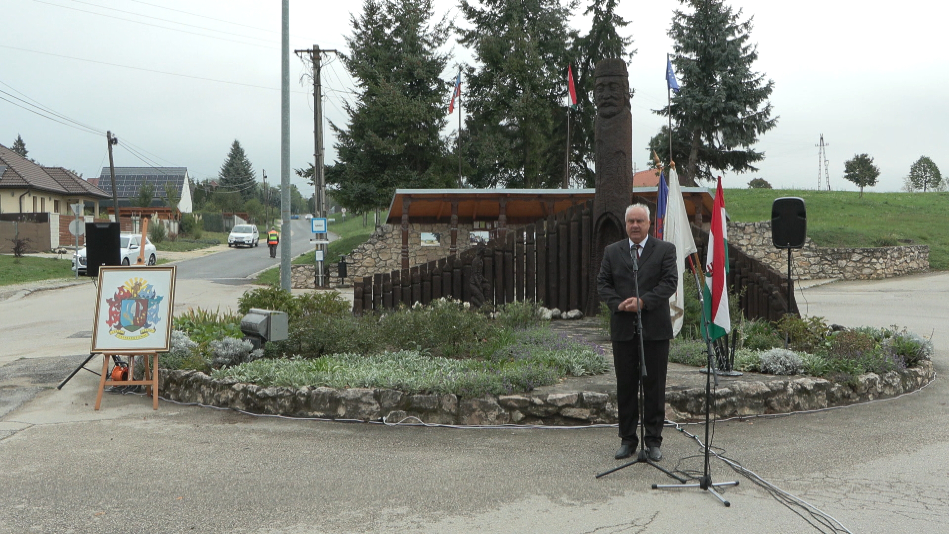 A bizalmat szolgálva